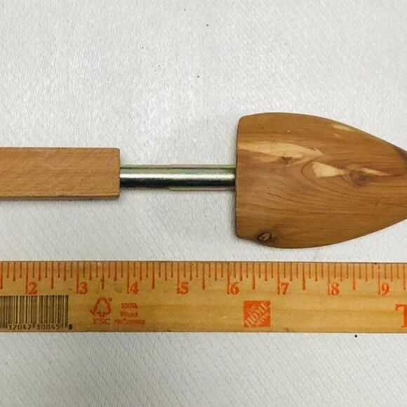 Vintage Children Shoe Tree Keeper - Picture 3 of 3